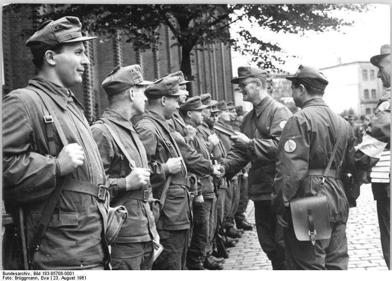 Bundesarchiv photograph of Berlin Wall construction and security measures in 1961