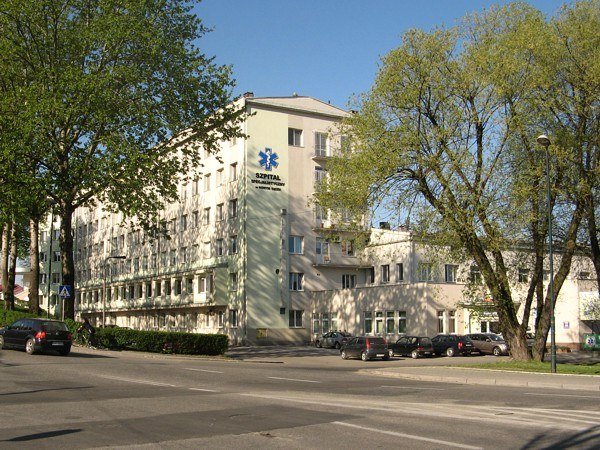 Modern photograph of a hospital in Nowy Sącz