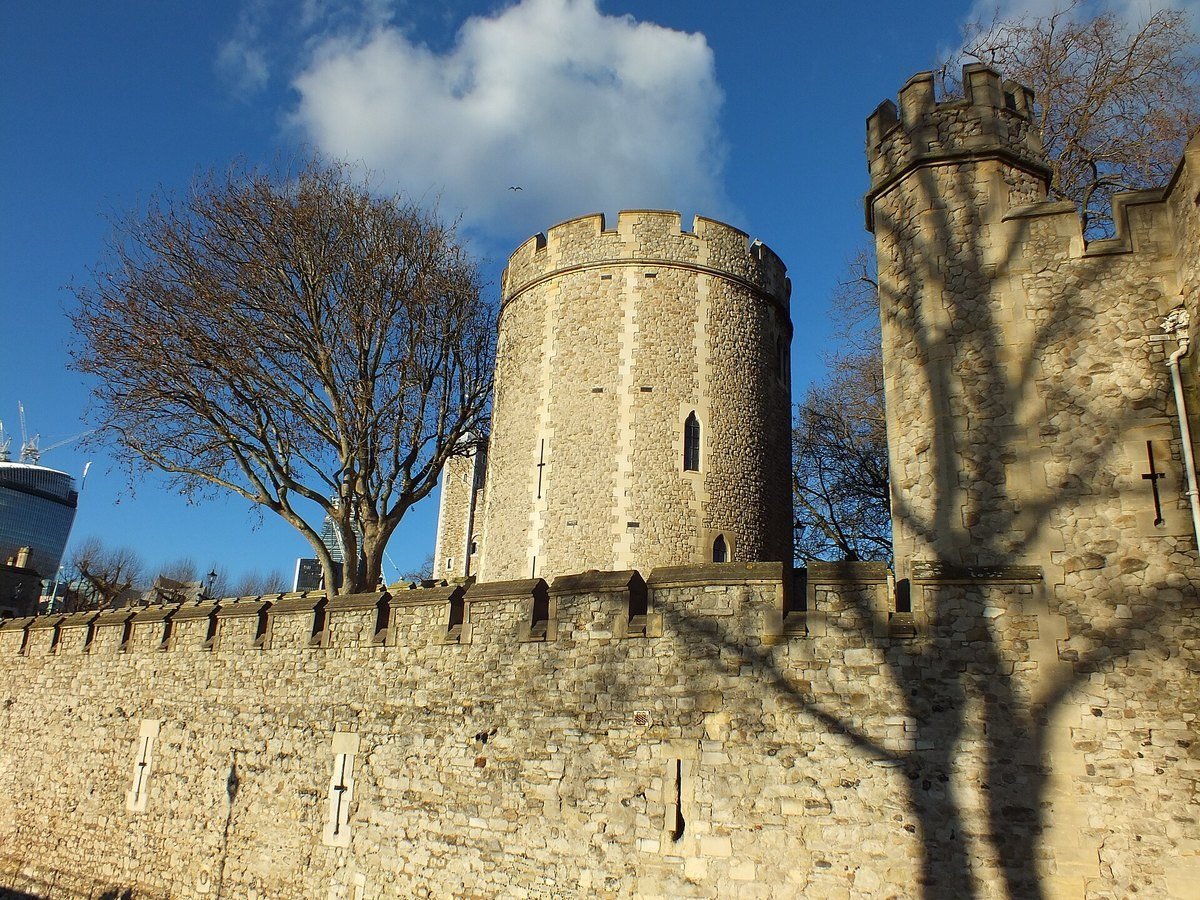 Modern view of the stone Cradle Tower at the Tower of London, the riverside tower traditionally associated with John Gerard’s 1597 escape.