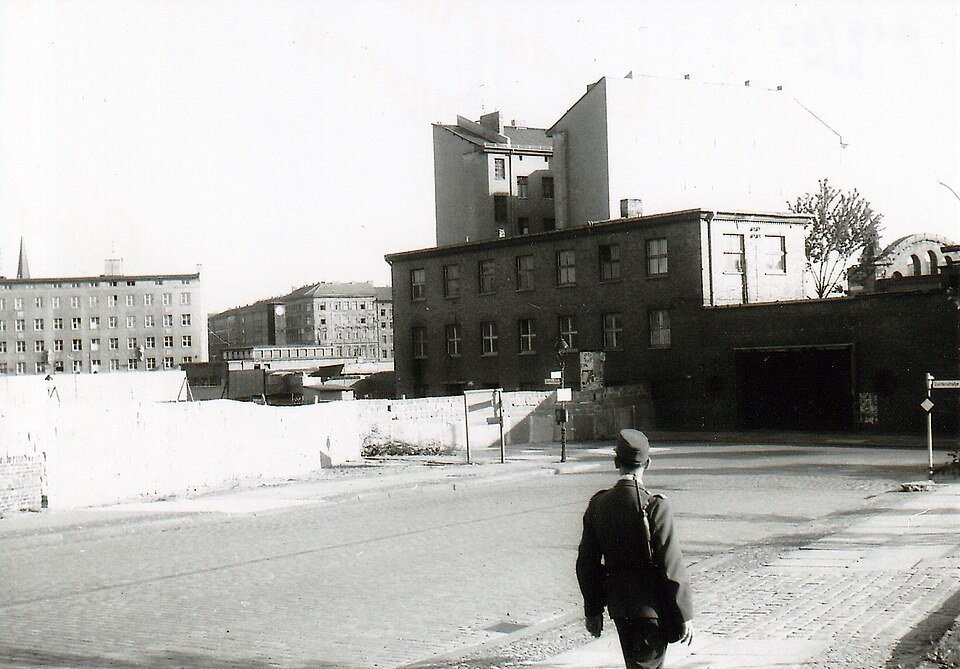 Bernauer Straße at the Berlin Wall, June 8, 1962